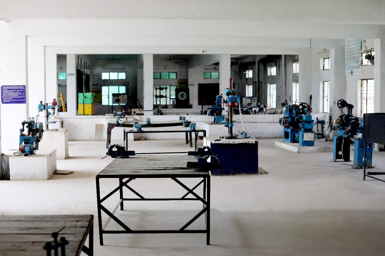 Institute of Aeronautics and Engineering Bhopal Classroom photo 1